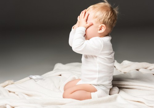 Comprender los hitos cognitivos en los bebés